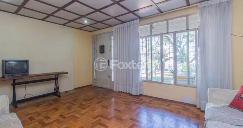 Casa com 2 quartos à venda na Rua Cipó, 1015, Passo da Areia, Porto Alegre