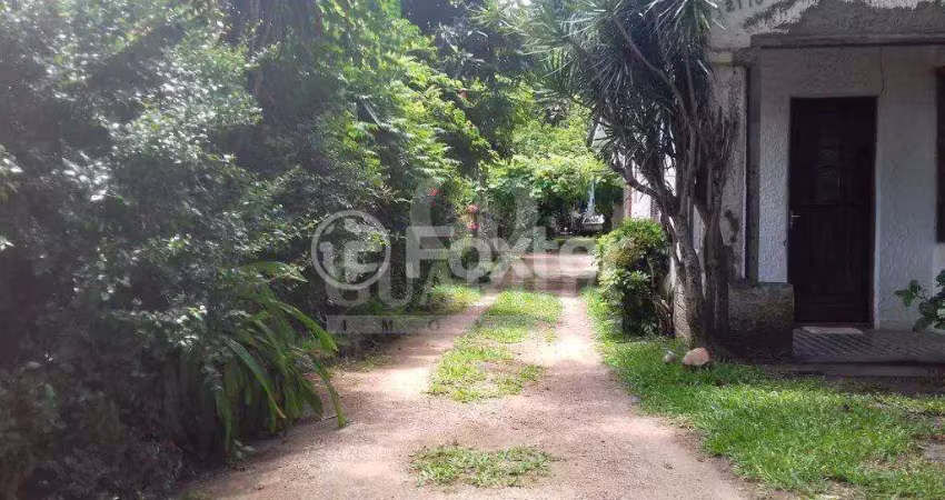 Terreno à venda na Avenida Coronel Marcos, 2170, Pedra Redonda, Porto Alegre