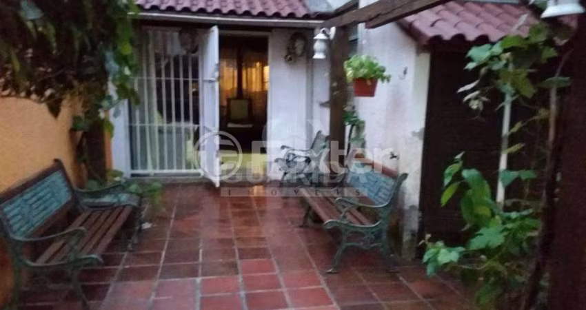 Casa com 5 quartos à venda na Rua Bernardo Pires, 486, Santana, Porto Alegre
