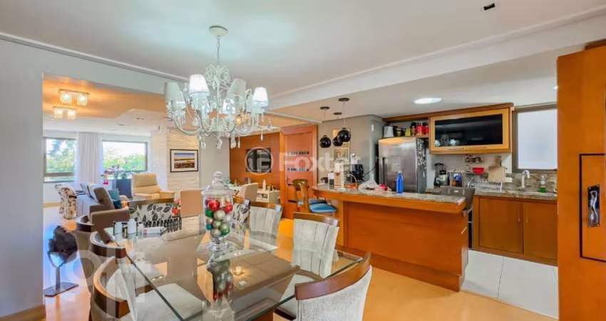 Apartamento com 3 quartos à venda na Rua Washington Luiz, 238, Centro Histórico, Porto Alegre