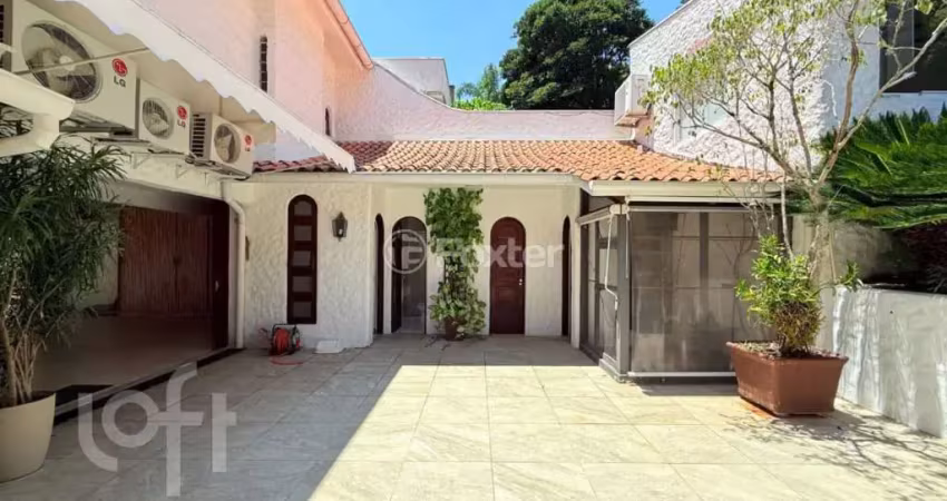 Casa com 3 quartos à venda na Rua Padre João Batista Reus, 257, Vila Conceição, Porto Alegre