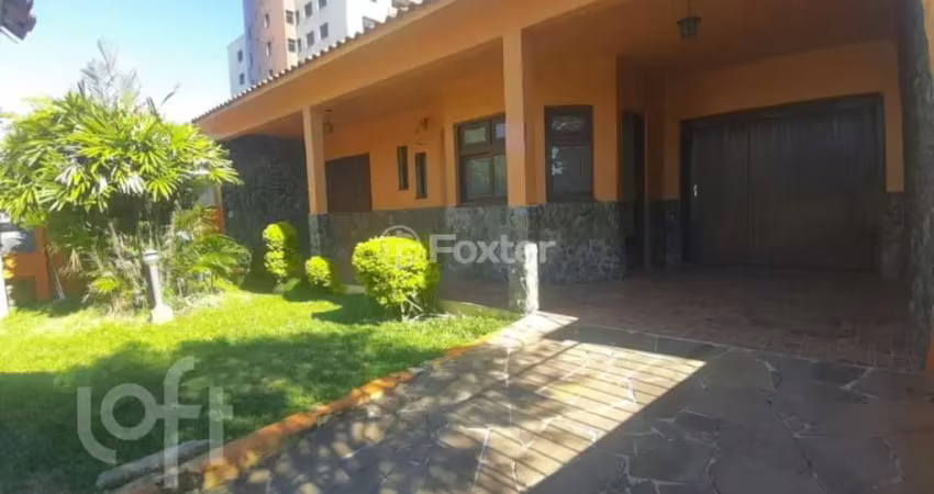 Casa com 3 quartos à venda na Rua Camaquã, 501, Camaquã, Porto Alegre