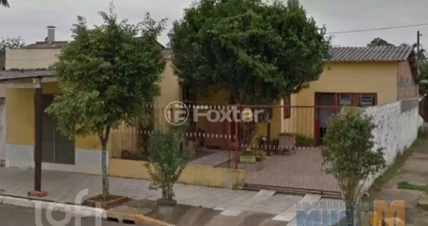 Casa com 2 quartos à venda na Avenida Esperança, 17, Guajuviras, Canoas