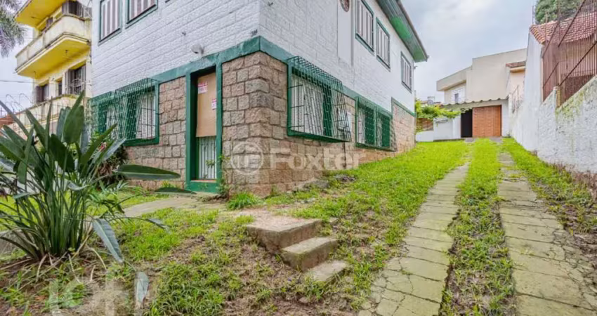 Casa com 3 quartos à venda na Rua Humberto de Campos, 383, Partenon, Porto Alegre