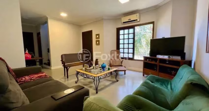 Casa com 3 quartos à venda na Rua Doutora Noemi Valle Rocha, 430, Serraria, Porto Alegre