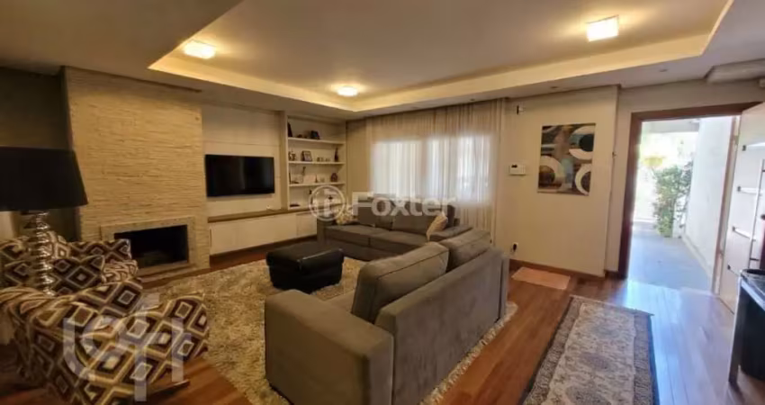 Casa com 3 quartos à venda na Rua João Abbott, 699, Petrópolis, Porto Alegre