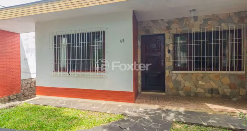 Casa com 3 quartos à venda na Rua Cidade de Uberlândia, 48, Jardim Europa, Porto Alegre