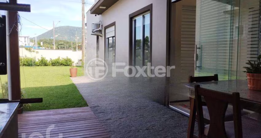 Casa com 3 quartos à venda na Avenida das Constelações, 997, São João do Rio Vermelho, Florianópolis