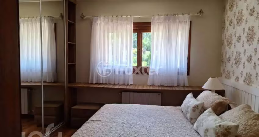 Casa com 3 quartos à venda na Rua Ladeira Das Azaléias, 385, Três Pinheiros, Gramado