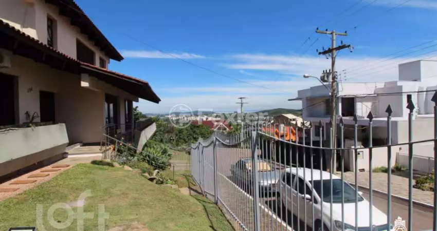Casa em condomínio fechado com 5 quartos à venda na Rua Alcebíades Antônio dos Santos, 356, Nonoai, Porto Alegre