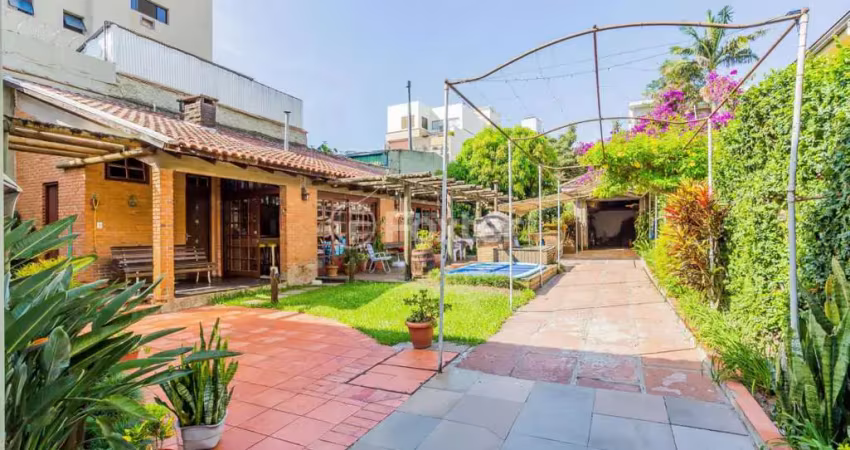 Casa com 3 quartos à venda na Rua Zamenhoff, 98, São João, Porto Alegre