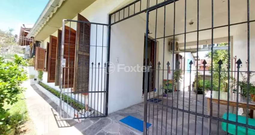 Casa com 3 quartos à venda na Avenida Teixeira Mendes, 298, Chácara das Pedras, Porto Alegre