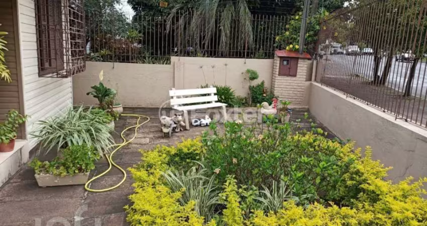 Casa com 2 quartos à venda na Avenida Nonoai, 1251, Nonoai, Porto Alegre