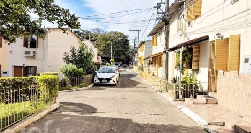 Casa com 2 quartos à venda na Avenida Vicente Monteggia, 2772, Cavalhada, Porto Alegre