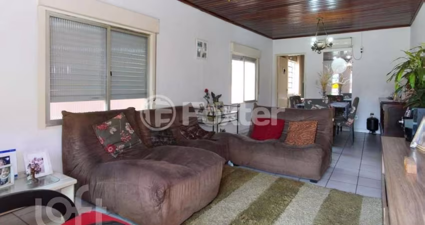 Casa com 3 quartos à venda na Rua Sapucaia, 161, Niterói, Canoas