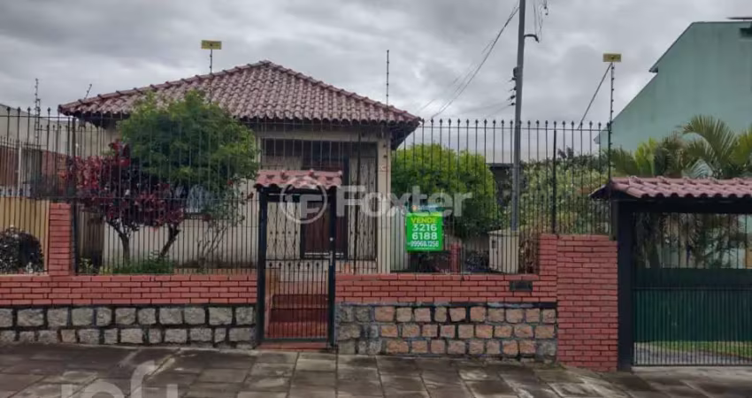 Casa com 2 quartos à venda na Rua Vidal de Negreiros, 741, Vila São José, Porto Alegre