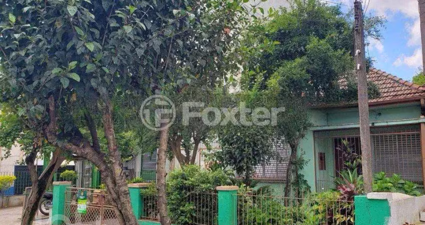 Casa com 2 quartos à venda na Rua Jari, 102, Passo da Areia, Porto Alegre