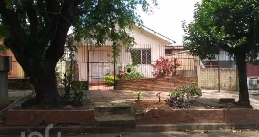 Casa com 2 quartos à venda na Avenida João Ferreira Jardim, 510, Parque Santa Fé, Porto Alegre