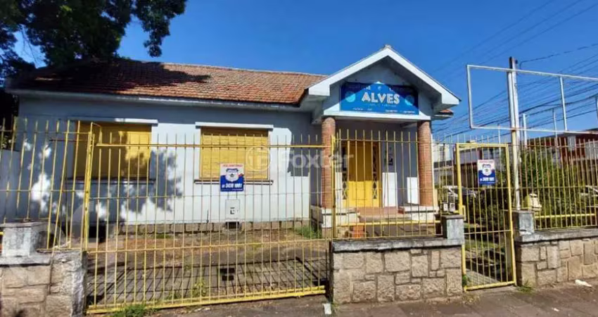 Casa com 3 quartos à venda na Avenida Pátria, 457, São Geraldo, Porto Alegre