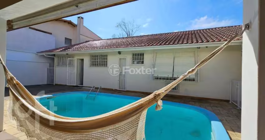 Casa com 3 quartos à venda na Rua Sapê, 605, Passo da Areia, Porto Alegre