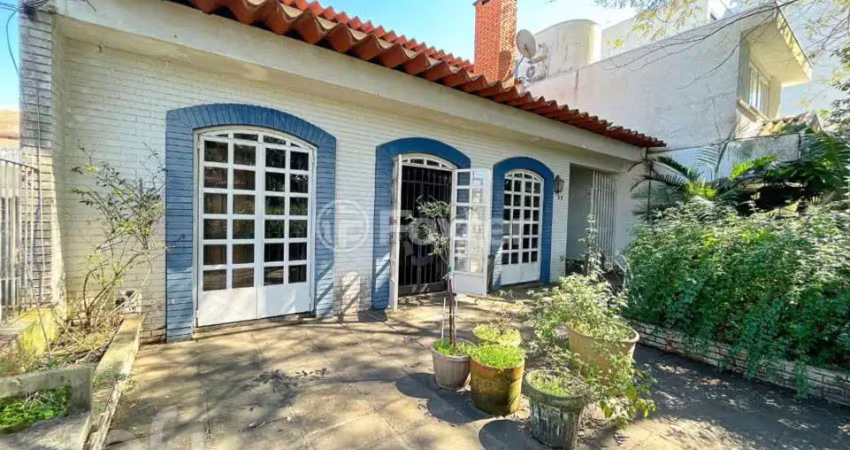 Casa com 5 quartos à venda na Avenida Inácio Vasconcelos, 99, Boa Vista, Porto Alegre