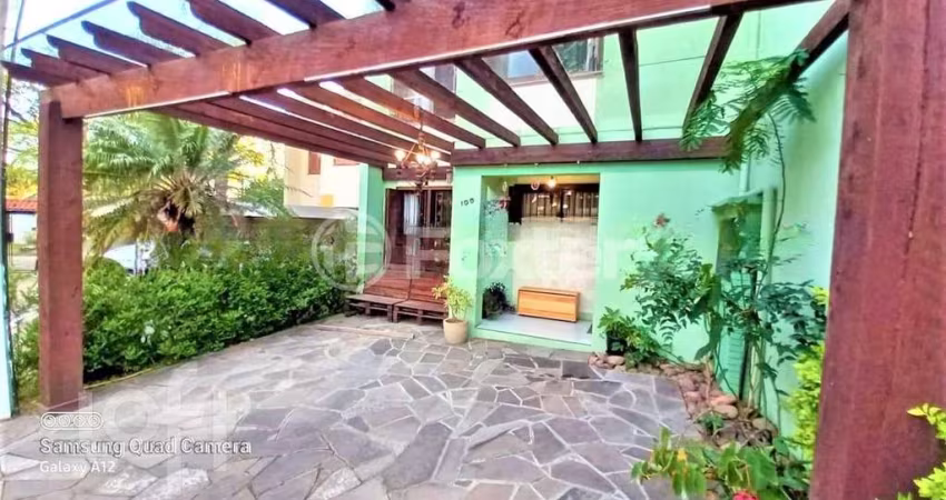 Casa em condomínio fechado com 3 quartos à venda na Avenida Juca Batista, 4095, Hípica, Porto Alegre