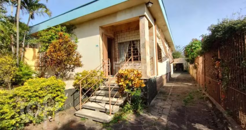 Casa com 3 quartos à venda na Rua Monte Flor, 215, Jardim Floresta, Porto Alegre