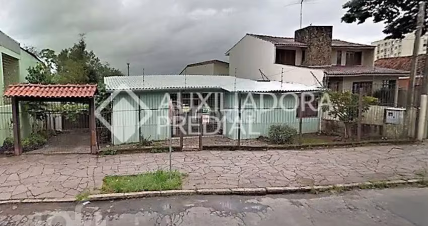 Casa com 3 quartos à venda na Avenida Capivari, 883, Cristal, Porto Alegre