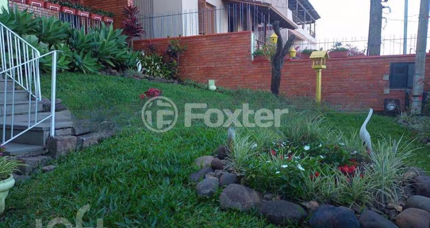 Casa com 3 quartos à venda na Rua Teotônia, 35, Camaquã, Porto Alegre