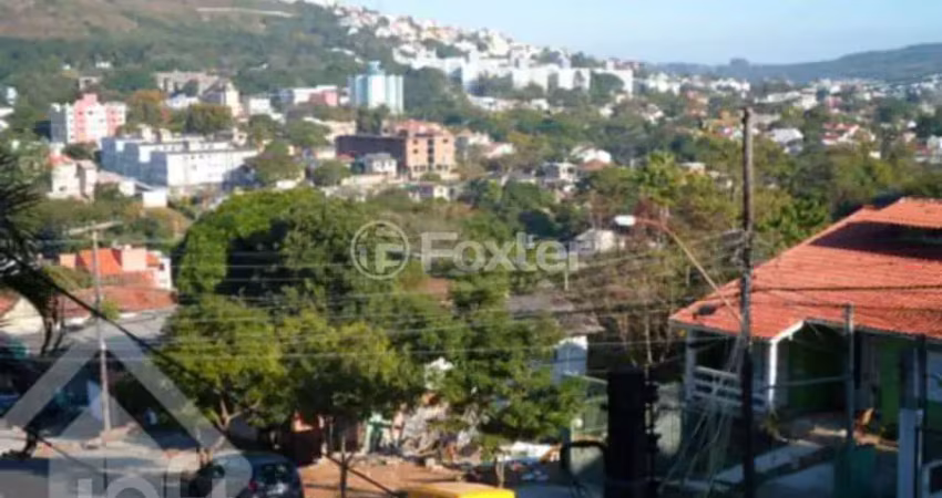 Casa com 3 quartos à venda na Rua Erechim, 70, Nonoai, Porto Alegre