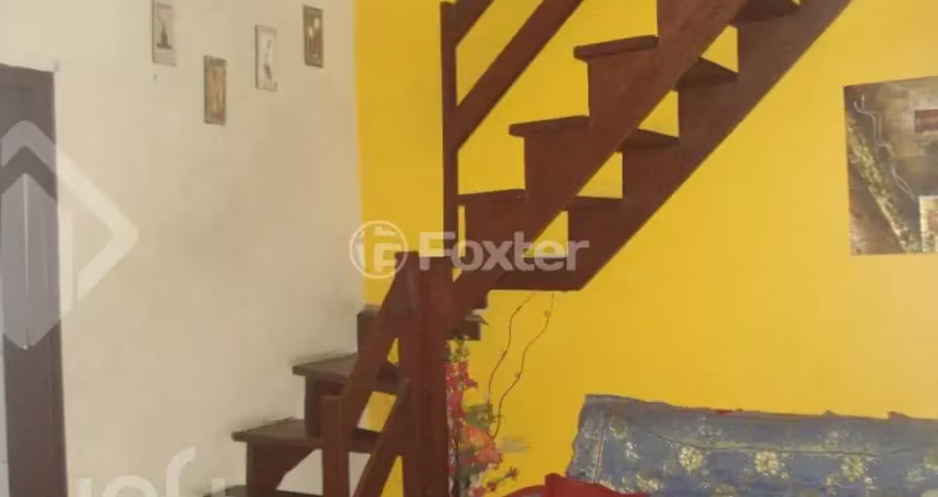 Casa com 3 quartos à venda na Avenida Teresina, 149, Medianeira, Porto Alegre