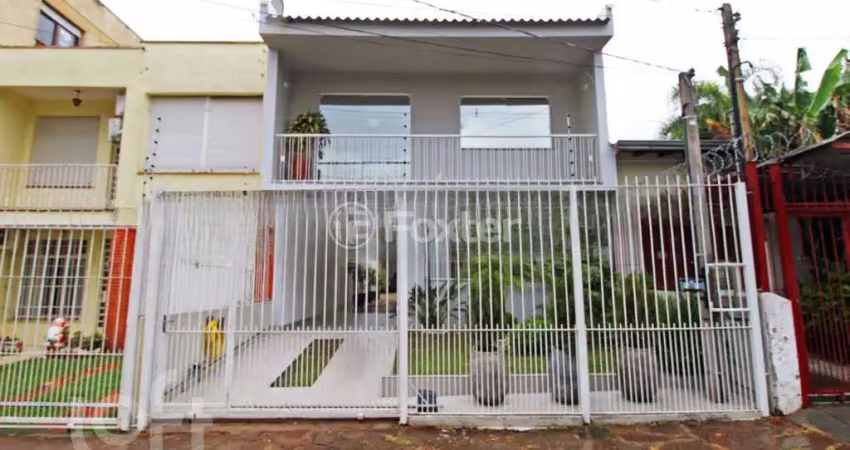 Casa com 3 quartos à venda na Rua Teixeira de Freitas, 558, Santo Antônio, Porto Alegre