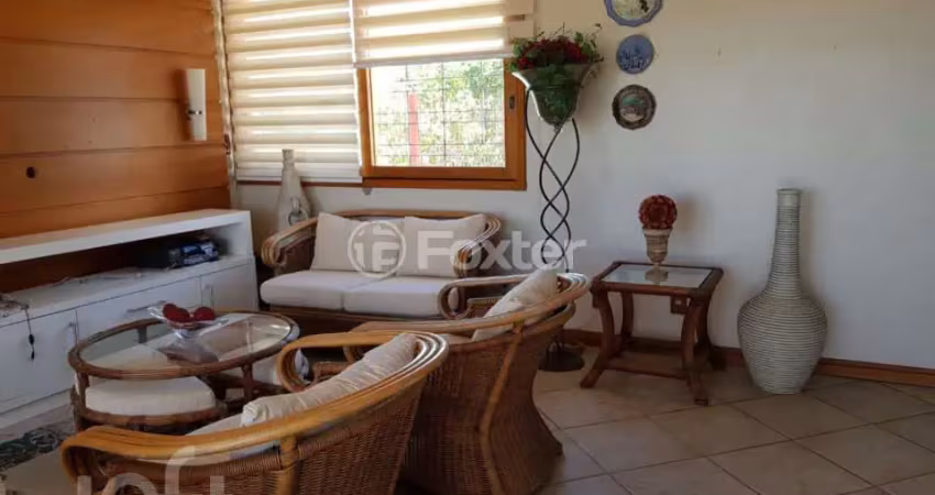 Casa com 3 quartos à venda na Rua Fonseca Guimarães, 125, Medianeira, Porto Alegre