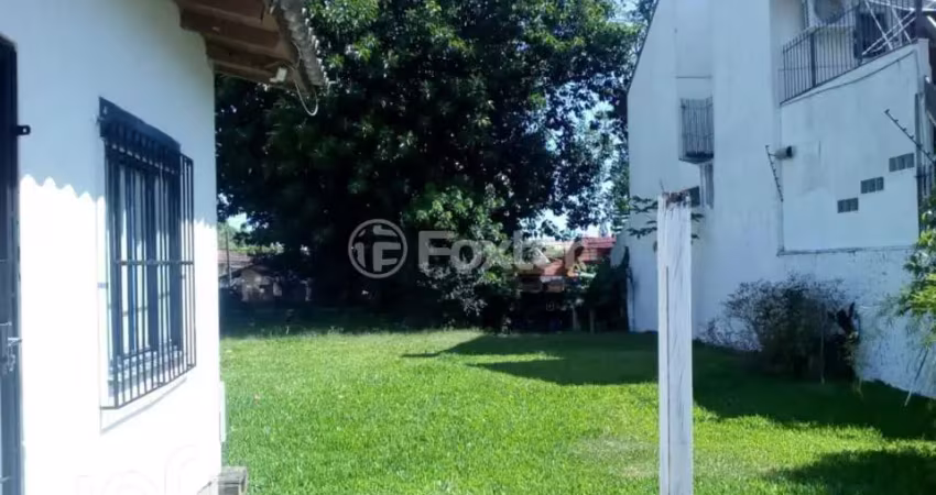 Casa com 1 quarto à venda na Avenida Guarujá, 220, Guarujá, Porto Alegre