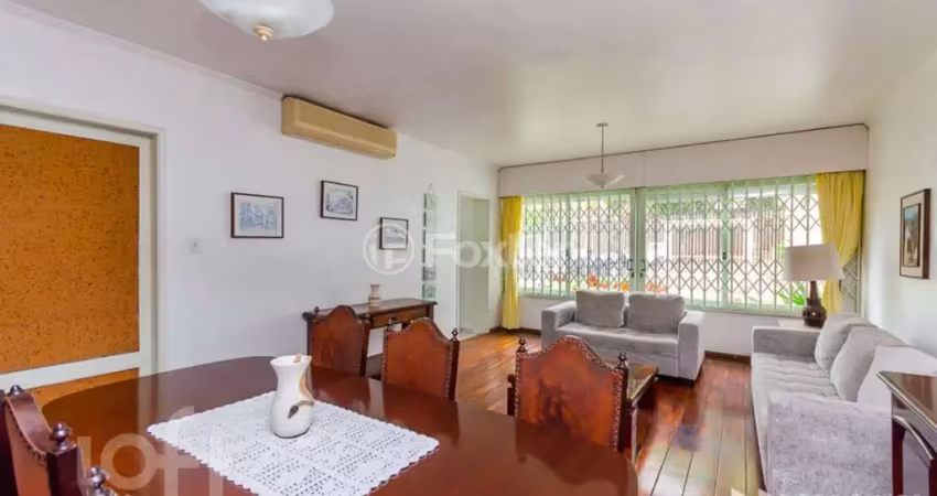 Casa com 4 quartos à venda na Rua Matias José Bins, 514, Três Figueiras, Porto Alegre
