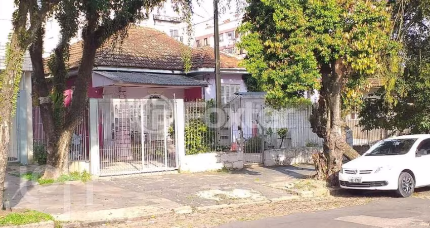 Casa com 2 quartos à venda na Rua Chile, 729, Jardim Botânico, Porto Alegre