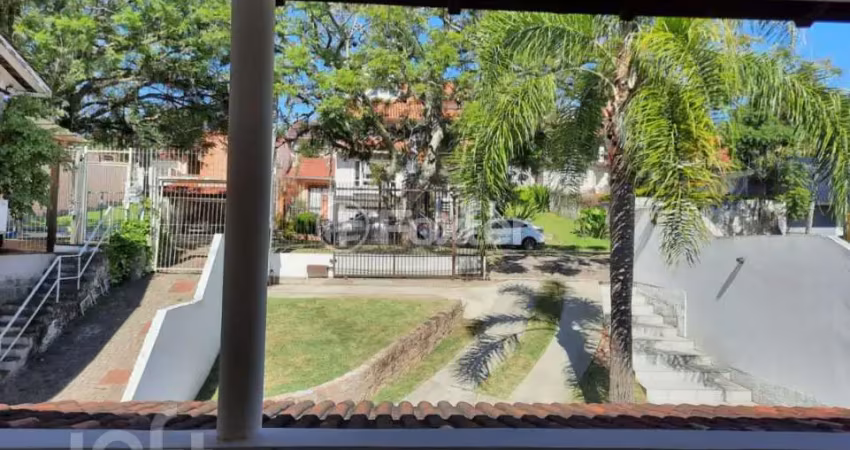 Casa com 3 quartos à venda na Rua Lloyd de Andrade Polidoro, 106, Ipanema, Porto Alegre