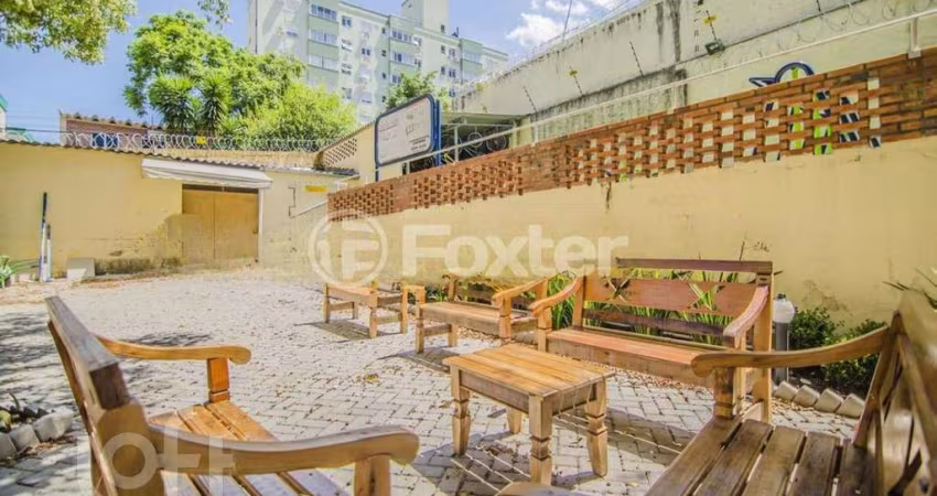 Apartamento com 3 quartos à venda na Rua Roque Calage, 260, Passo da Areia, Porto Alegre