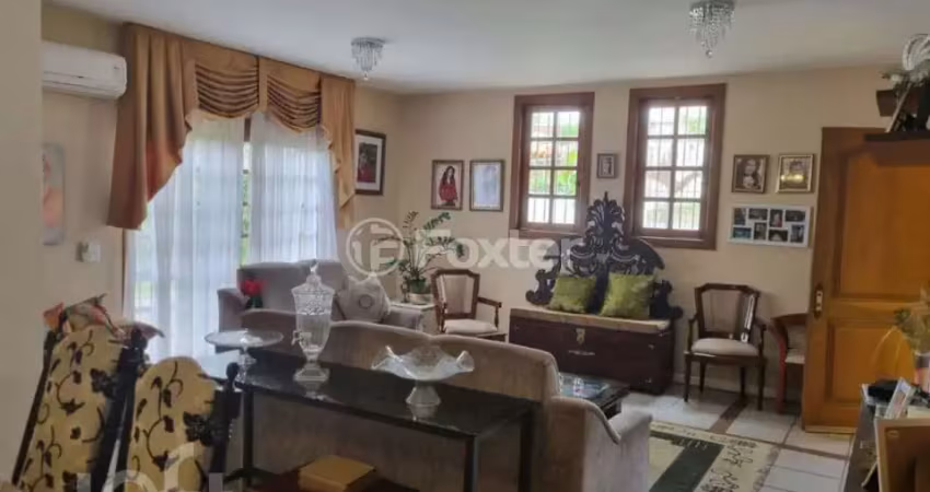 Casa com 3 quartos à venda na Avenida Valado, 368, Vila João Pessoa, Porto Alegre