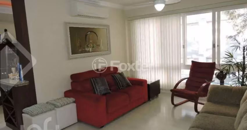 Apartamento com 3 quartos à venda na Rua Carazinho, 217, Petrópolis, Porto Alegre