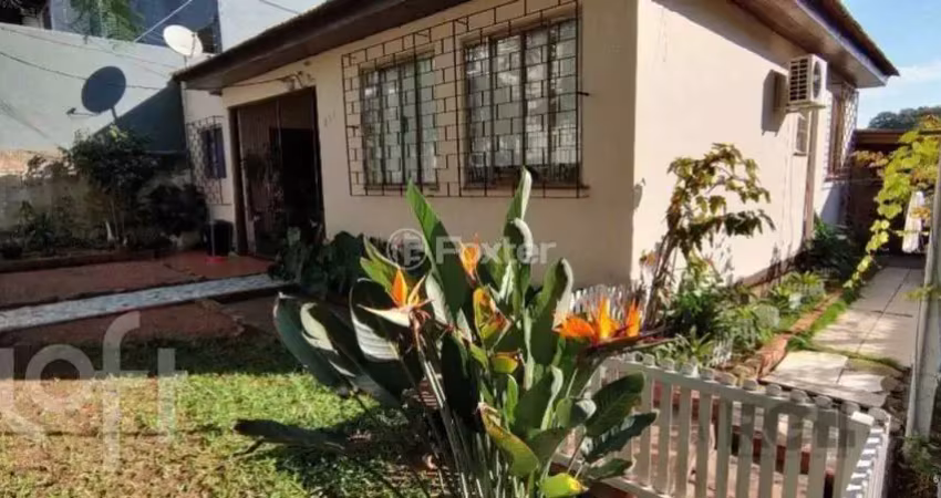 Casa com 5 quartos à venda na Rua Jaguari, 741, Cristal, Porto Alegre