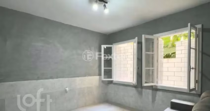 Casa com 3 quartos à venda na Rua Washington Luiz, 302, Centro Histórico, Porto Alegre