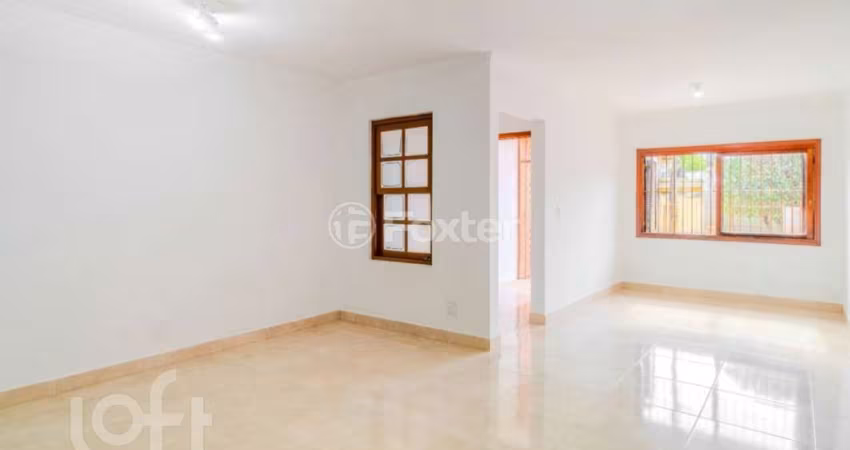 Casa com 3 quartos à venda na Rua Oiampi, 420, Guarujá, Porto Alegre