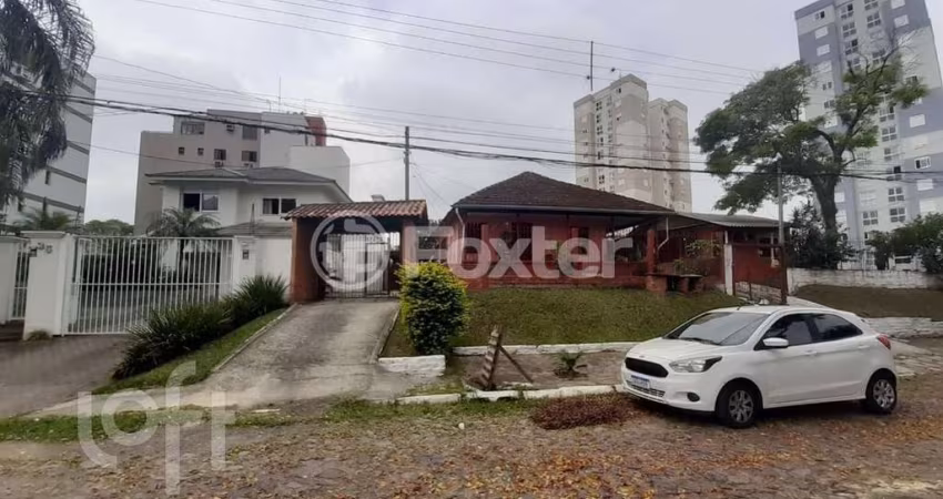Casa com 5 quartos à venda na Rua Itararé, 13, Pátria Nova, Novo Hamburgo