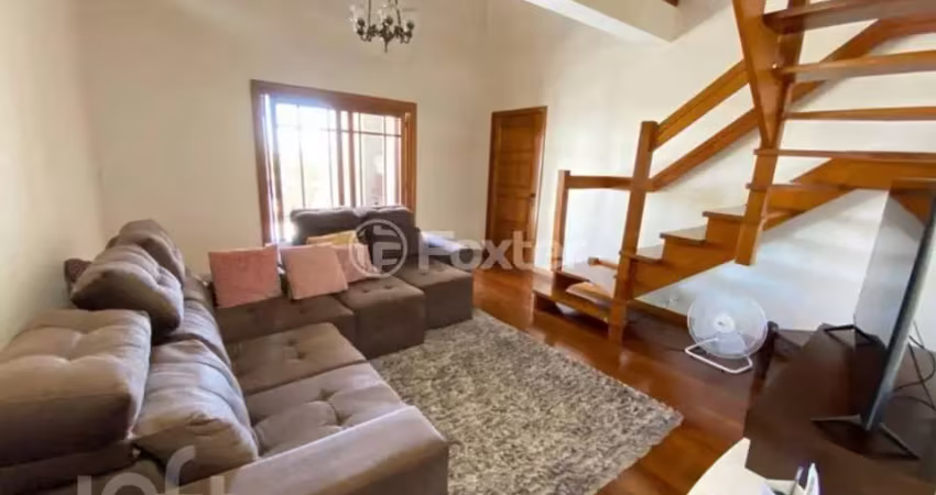 Casa com 4 quartos à venda na Rua Vinte e Cinco de Julho, 386, Santa Maria Goretti, Porto Alegre