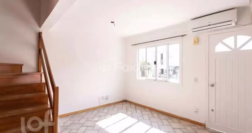 Casa em condomínio fechado com 2 quartos à venda na Avenida da Cavalhada, 5075, Cavalhada, Porto Alegre