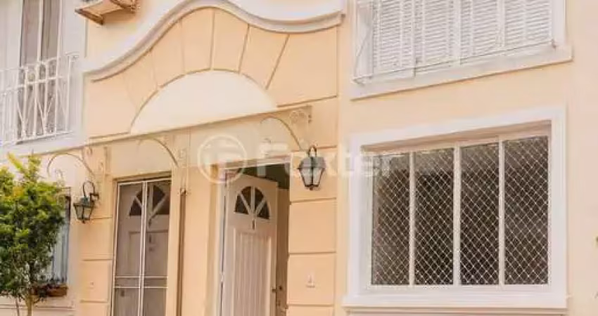Casa em condomínio fechado com 2 quartos à venda na Avenida da Cavalhada, 5075, Cavalhada, Porto Alegre