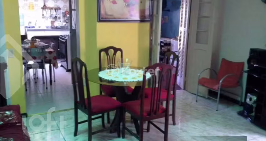 Casa com 3 quartos à venda na Rua Coronel Neves, 509, Medianeira, Porto Alegre