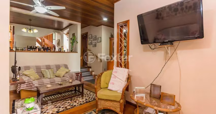 Casa com 3 quartos à venda na Rua Catumbi, 56, Medianeira, Porto Alegre