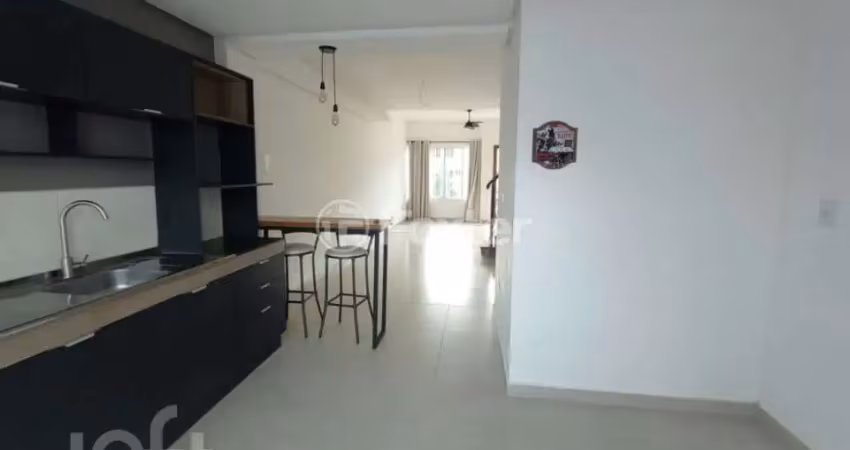 Casa com 2 quartos à venda na Rua Ilari Arlindo Basei, 204, Guarujá, Porto Alegre